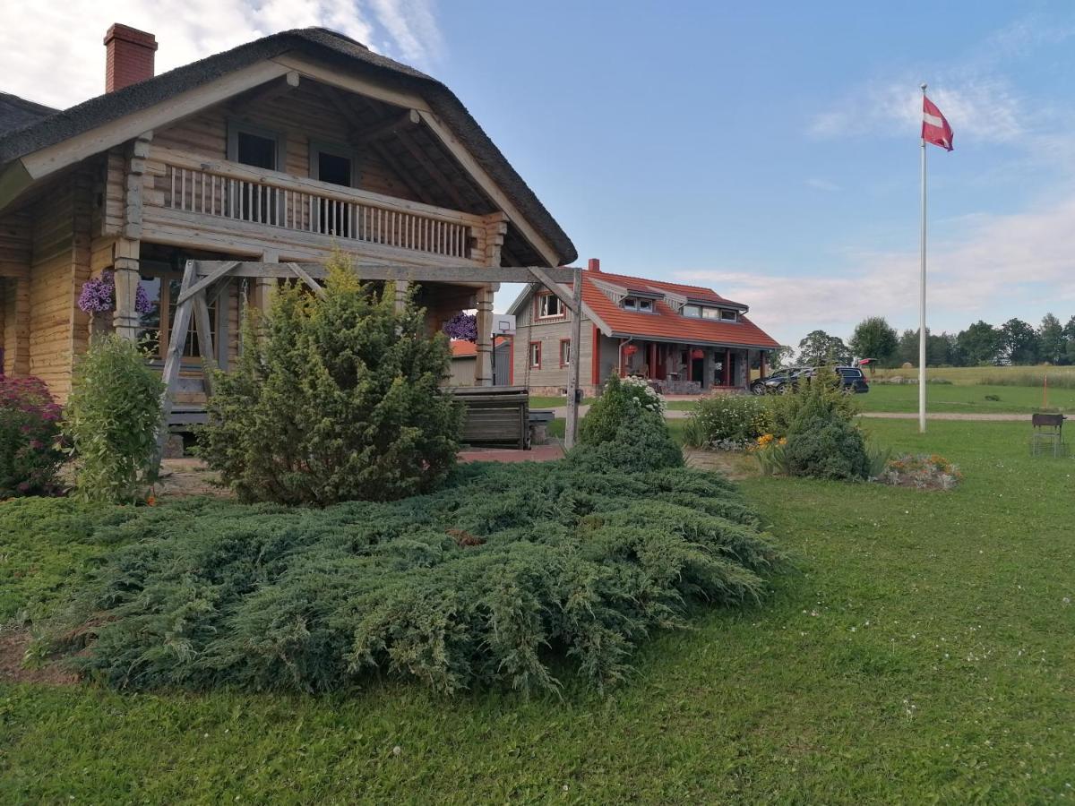 Guest House Unguri Stalbe Exterior photo